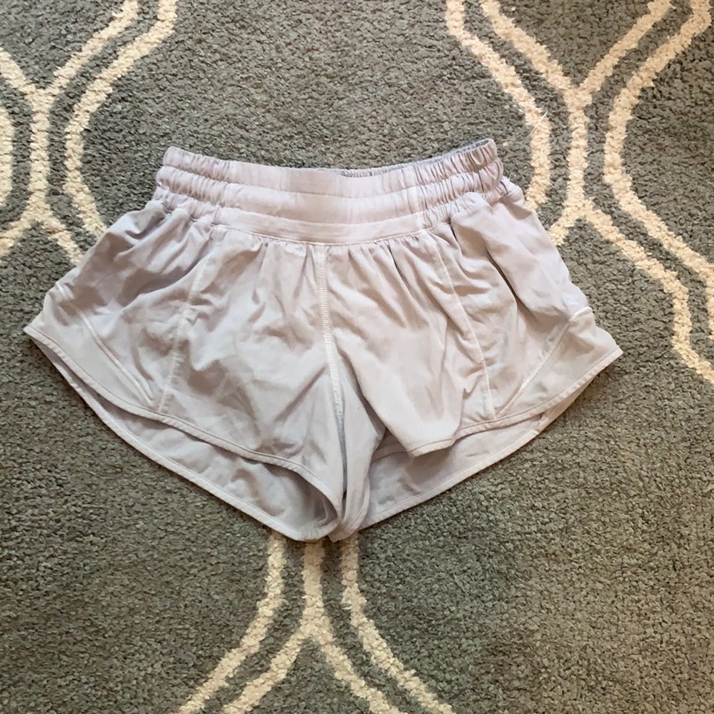 Lululemon hottie hot shorts 2.5 inseam